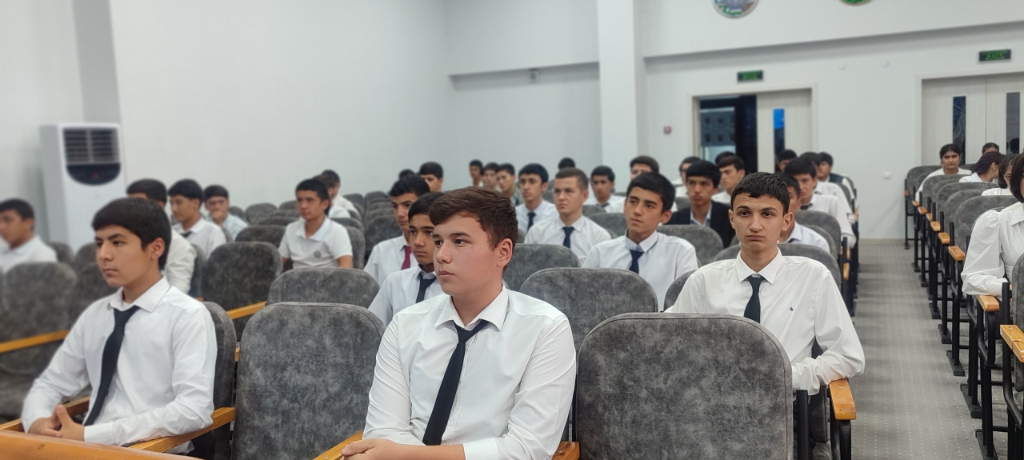 Samimiy muloqot va o‘quvchilar tomonidan berilgan savol-javoblar